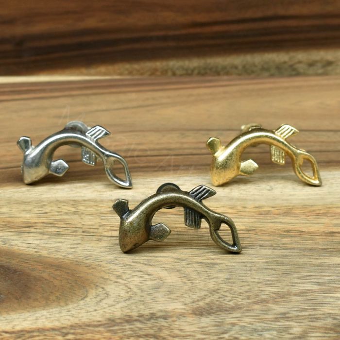 Fish drawer pulls