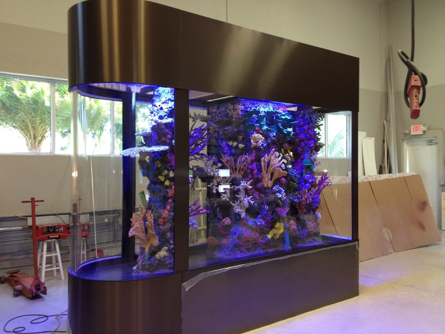 2000 gallon fish tank